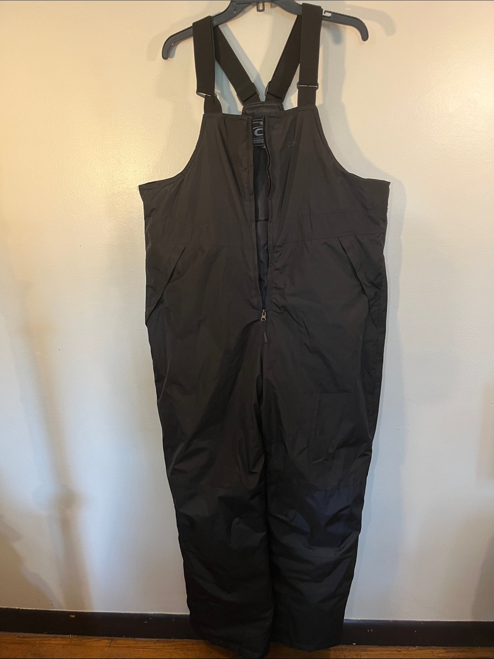 Men's Black Insulated Bib Overalls with Adjustable Straps